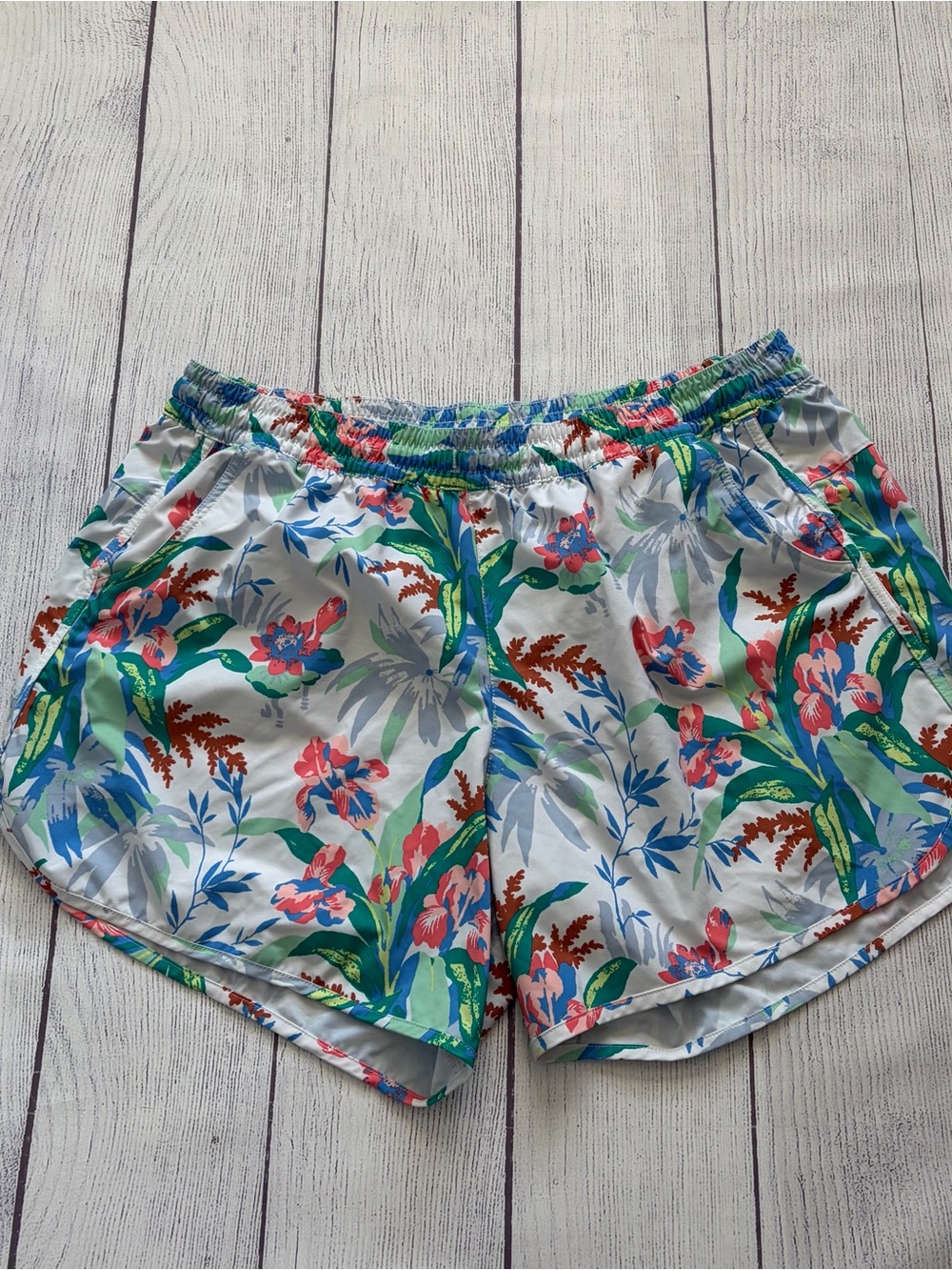 Columbia Bogata White Floral Printed Active Shorts Size 2X